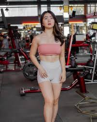 Video Iclik – Selebgram Vavyvio Ngewenya Enak