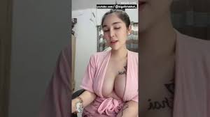 bokep barat suami ngentot istri secara brutal di sofa