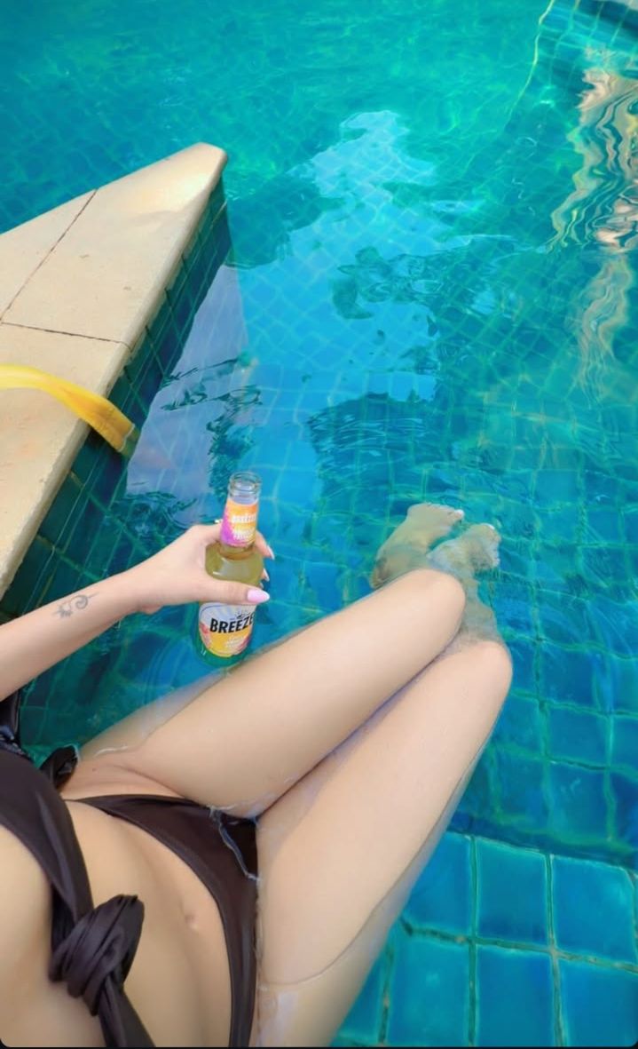 Bokep Indo Mamih CE aka Chrystin BLING2 Tobrut